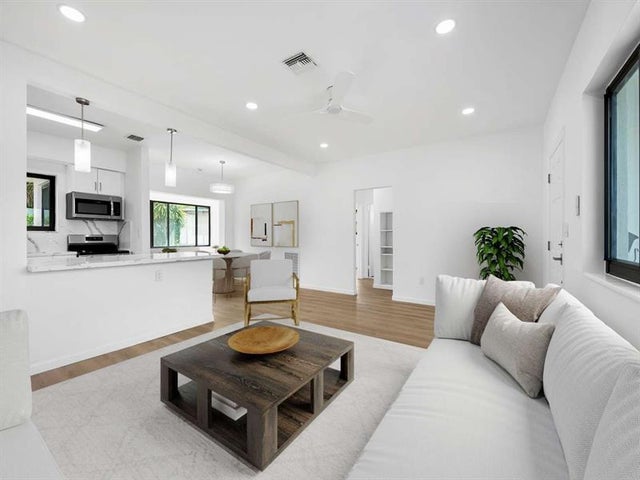 3 of 27 - 540 E Evanston Cir, Fort Lauderdale, FL