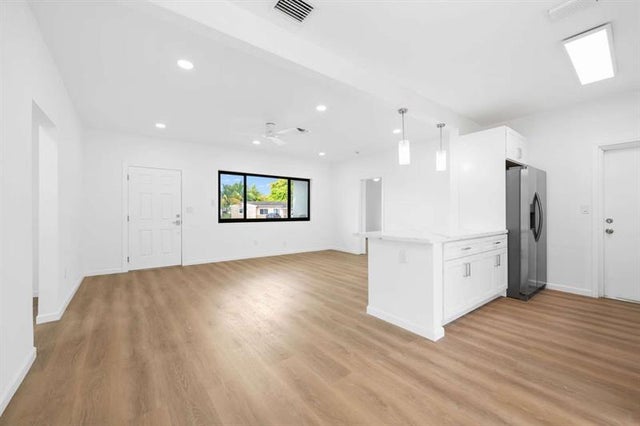 5 of 27 - 540 E Evanston Cir, Fort Lauderdale, FL