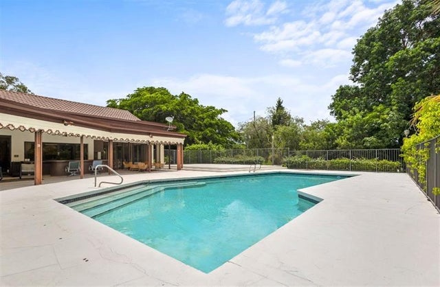 5 of 55 - 5304 Woodlands Blvd, Tamarac, FL