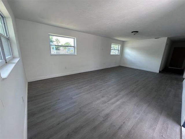 4 of 20 - 1835 Nw 122nd St, Miami, FL
