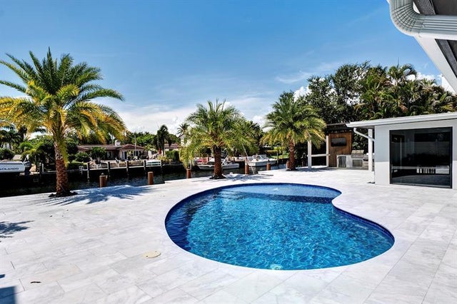 1 of 61 - 2310 Ne 48th Ct, Lighthouse Point, FL