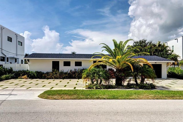 2 of 61 - 2310 Ne 48th Ct, Lighthouse Point, FL