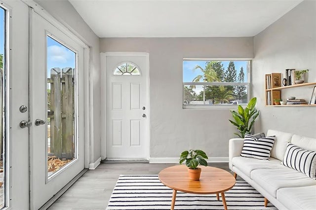 4 of 32 - 620 Ne 57th St, Fort Lauderdale, FL