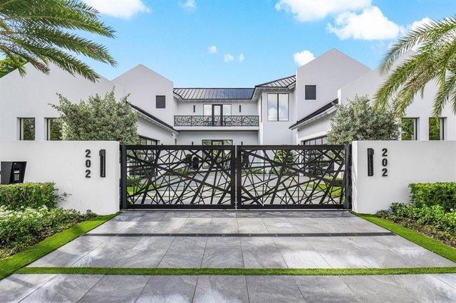 1 of 100 - 202 Nw 7th St, Delray Beach, FL