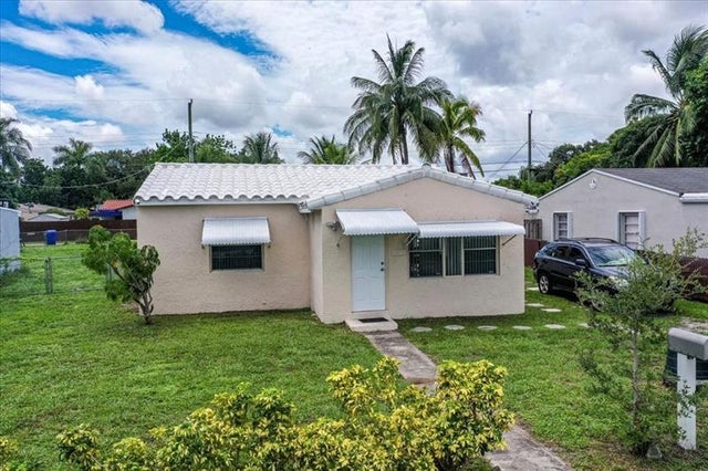 1 of 18 - 2510 Scott St, Hollywood, FL