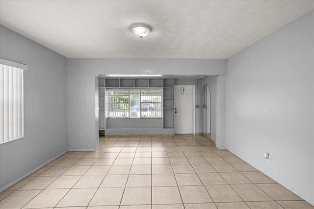 3 of 18 - 2510 Scott St, Hollywood, FL