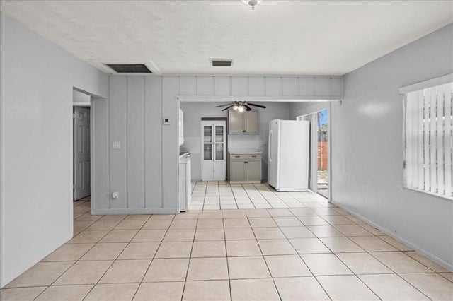 4 of 18 - 2510 Scott St, Hollywood, FL