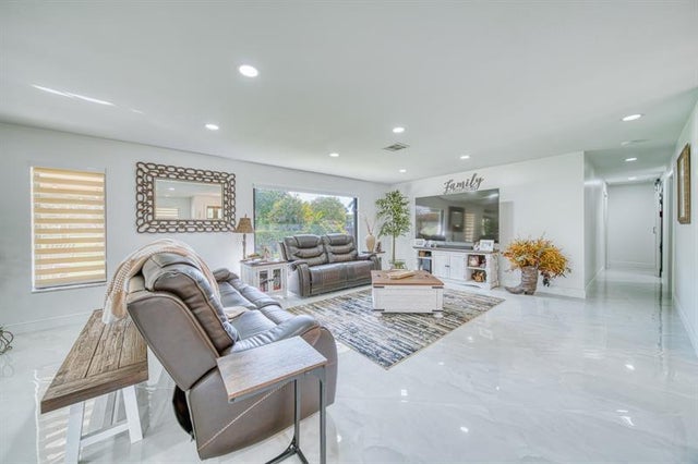 4 of 38 - 20421 Sw 50th Pl, Southwest Ranches, FL