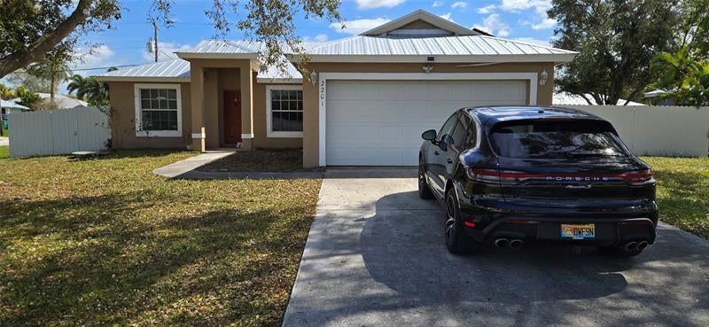 2201 Sw Plymouth St, Port St. Lucie