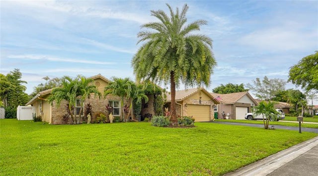 2 of 52 - 10917 Nw 14th St, Coral Springs, FL