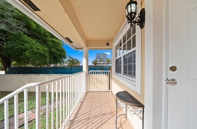 2 of 25 - 701 Ne 6th St, Hallandale, FL