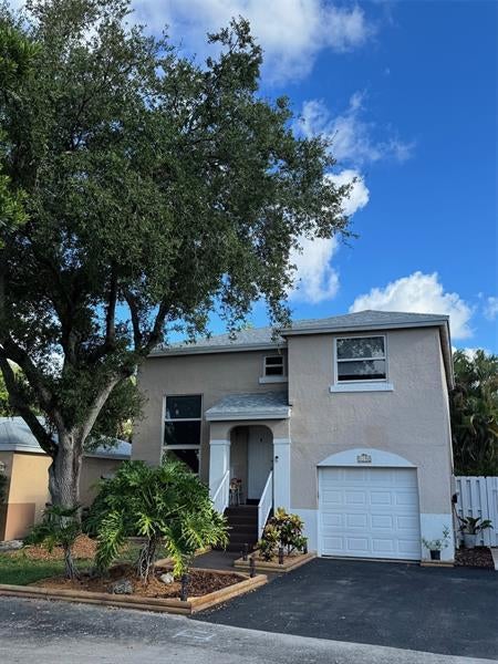 1 of 27 - 4190 Sw 70th Ter, Davie, FL