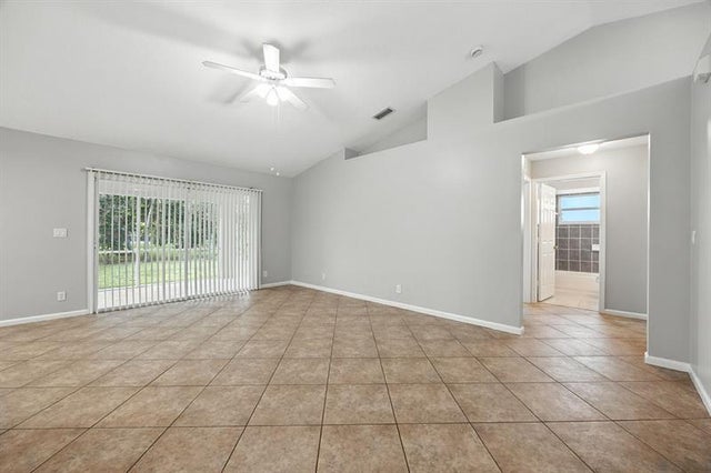 5 of 40 - 130 Pepper Tree Cres, Royal Palm Beach, FL