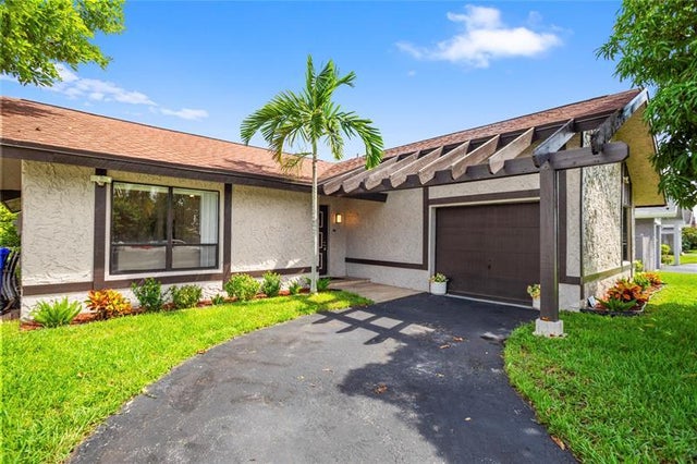 3 of 23 - 8211 Sw 13th Ct, North Lauderdale, FL
