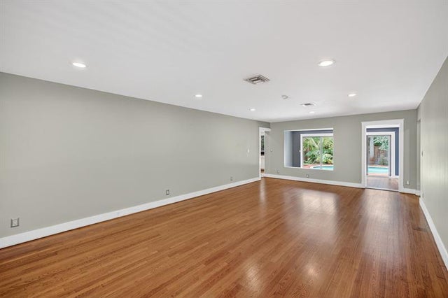 5 of 49 - 111 Ne 16th Ct, Fort Lauderdale, FL