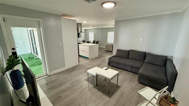 5 of 26 - 8231 Sw 9th St, North Lauderdale, FL