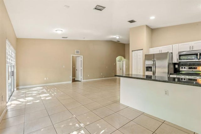 4 of 38 - 20810 Sw 86th Pl, Cutler Bay, FL
