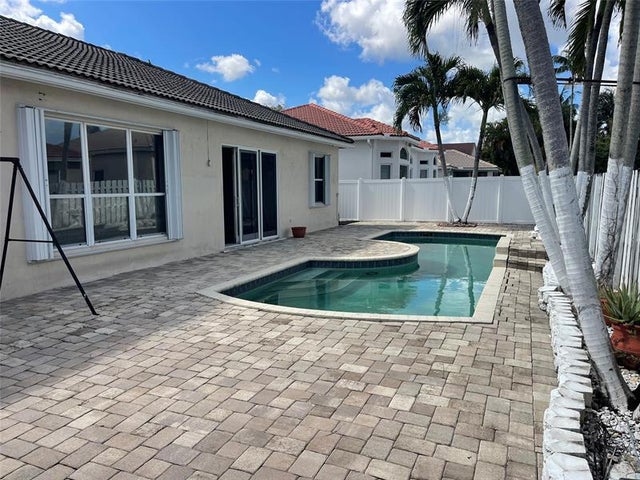 4 of 44 - 5374 Sw 33rd Ave, Fort Lauderdale, FL