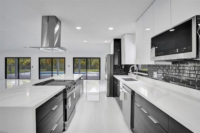 1 of 56 - 149 Forester Ct, Wellington, FL