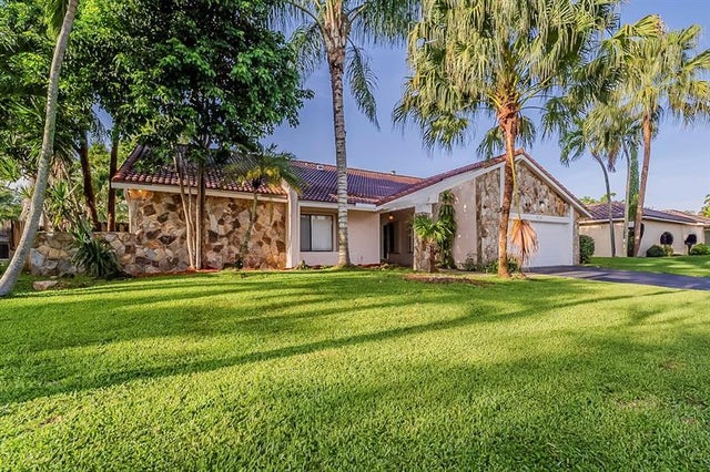 3 of 34 - 9730 Nw 15th St, Plantation, FL