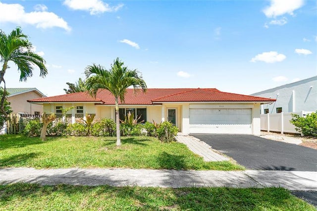 1 of 36 - 7517 W Country Club Blvd, Boca Raton, FL