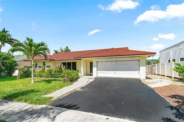 2 of 36 - 7517 W Country Club Blvd, Boca Raton, FL