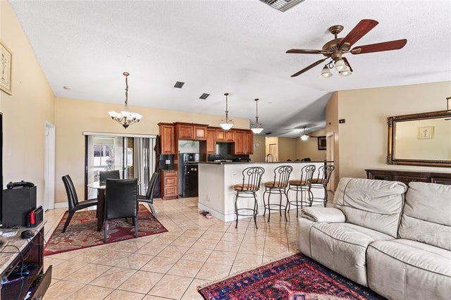 4 of 36 - 7517 W Country Club Blvd, Boca Raton, FL
