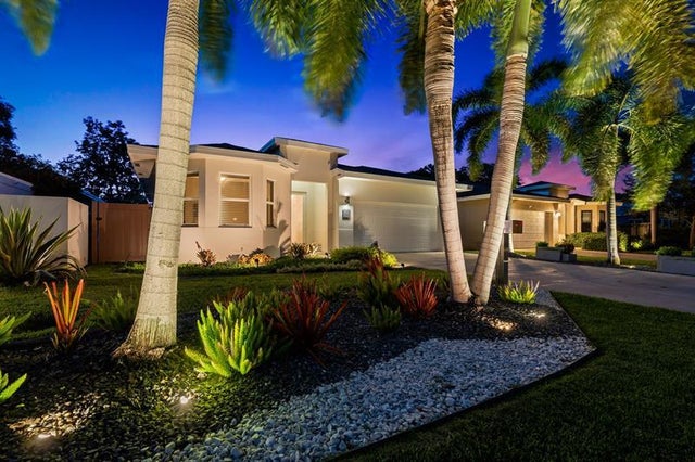 2 of 38 - 717 Ne 22nd Dr, Wilton Manors, FL