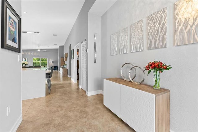 3 of 38 - 717 Ne 22nd Dr, Wilton Manors, FL