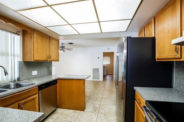 3 of 15 - 11275 Nw 37th Ct, Coral Springs, FL