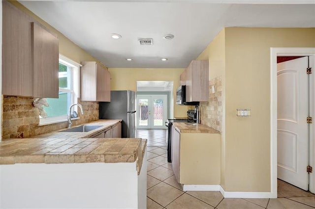 4 of 35 - 1431 Sw 27th Ct, Fort Lauderdale, FL