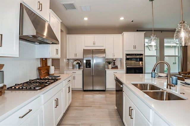 4 of 39 - 924 Se Seasons Lane, Port St. Lucie, FL
