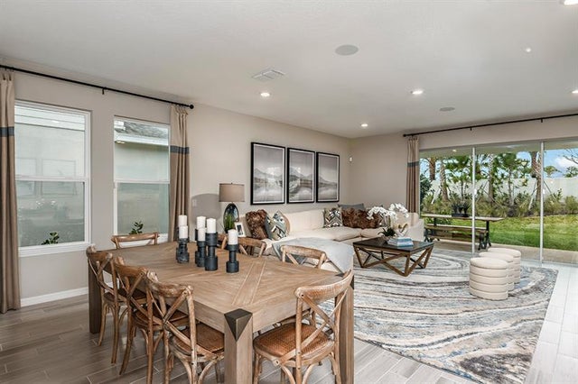 5 of 39 - 924 Se Seasons Lane, Port St. Lucie, FL