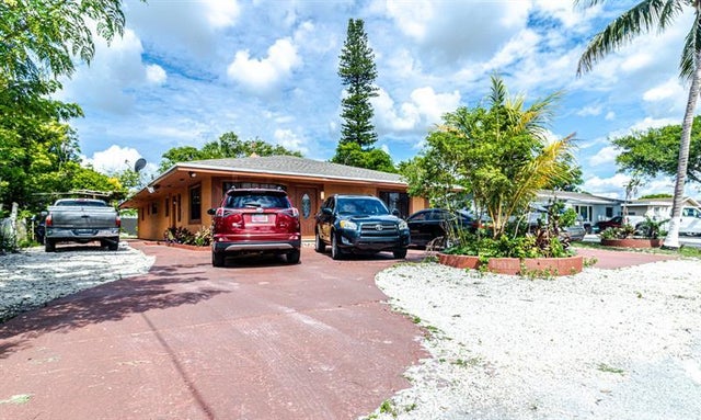 3 of 20 - 661 Sw 28th Way, Fort Lauderdale, FL
