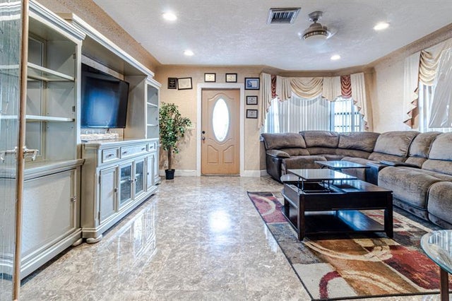 5 of 20 - 661 Sw 28th Way, Fort Lauderdale, FL