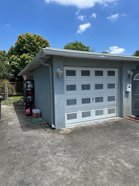 3 of 4 - 627 W Ilex Dr, West Palm Beach, FL