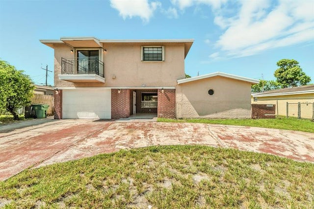 1 of 49 - 3751 Nw 8th Pl, Lauderhill, FL