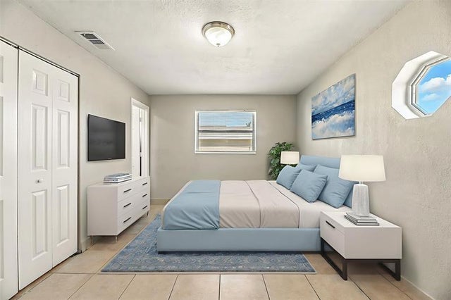 3 of 49 - 3751 Nw 8th Pl, Lauderhill, FL