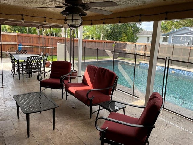 3 of 10 - 8581 Sw 27th Pl, Davie, FL