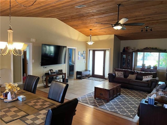 4 of 10 - 8581 Sw 27th Pl, Davie, FL