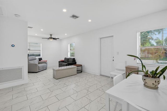 4 of 20 - 1309 Sw 31st St, Fort Lauderdale, FL