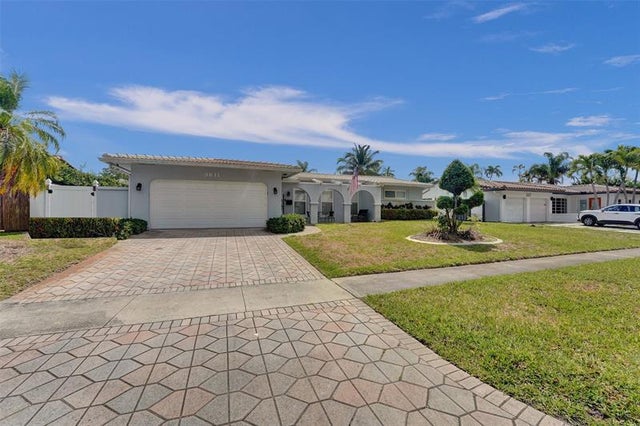 1 of 31 - 3611 N 33rd Ter, Hollywood, FL