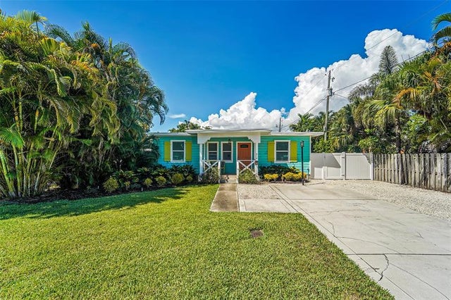 2 of 36 - 810 Ne 14th Court, Fort Lauderdale, FL