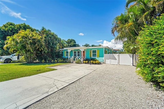 3 of 36 - 810 Ne 14th Court, Fort Lauderdale, FL