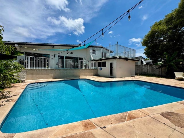 3 of 31 - 2413 Sugarloaf Ln, Fort Lauderdale, FL