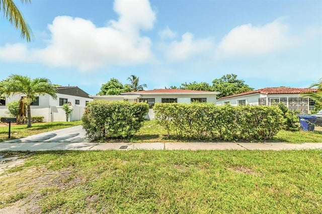 1 of 37 - 1985 Ne 177th St, North Miami Beach, FL