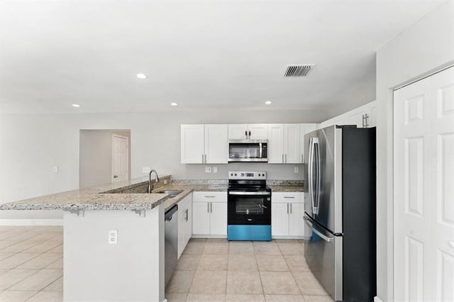 4 of 45 - 9501 Sw 155th Ave, Miami, FL