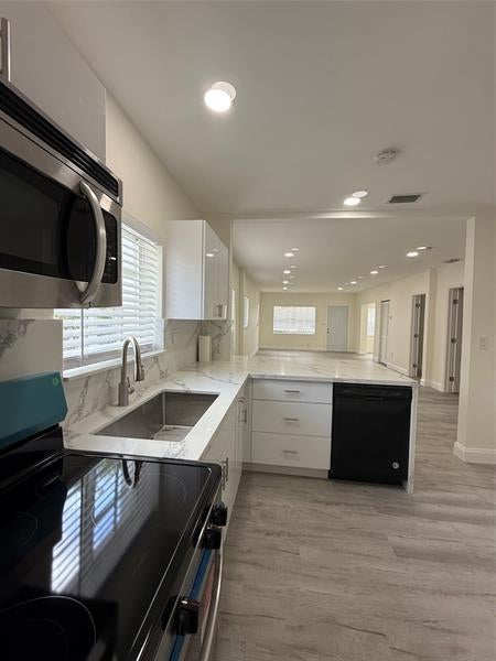 2 of 30 - 2190 Sw 16th St, Miami, FL