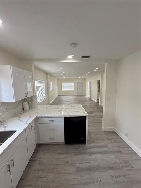 3 of 30 - 2190 Sw 16th St, Miami, FL