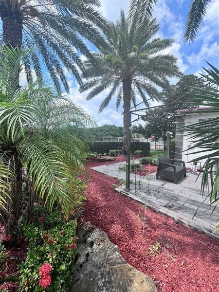 5 of 14 - 1425 S 25th Ave, Hollywood, FL